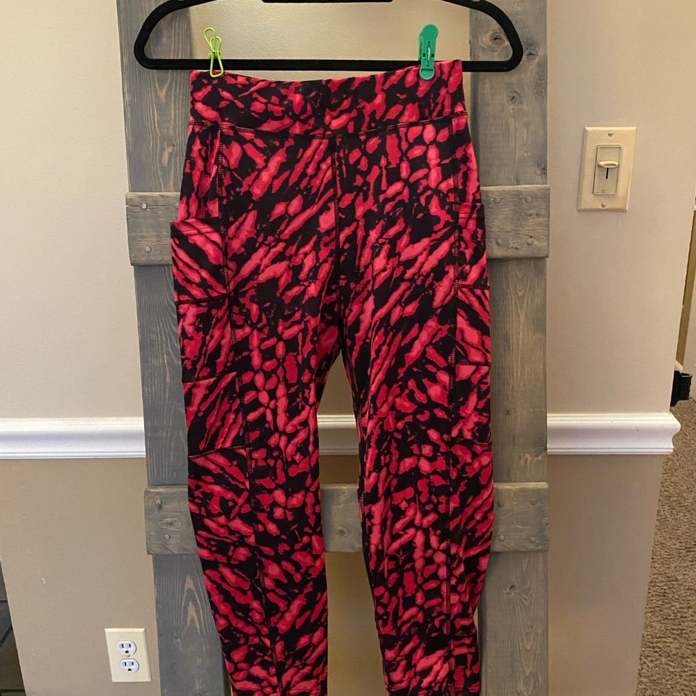 Black and Pink Crop Leggings